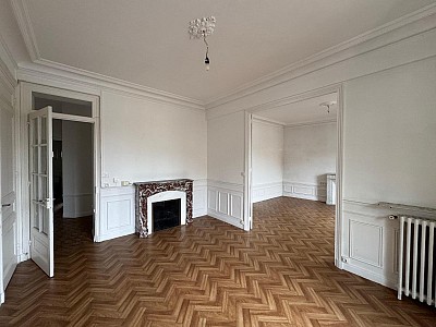 APPARTEMENT T4 A VENDRE - ST ETIENNE Centre Ville - 74.66 m2 - 75 000 €