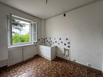 APPARTEMENT T4 A VENDRE - ST ETIENNE Centre Ville - 74.66 m2 - 75 000 €