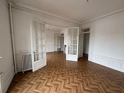 APPARTEMENT T4 A VENDRE - ST ETIENNE Centre Ville - 74.66 m2 - 75 000 €