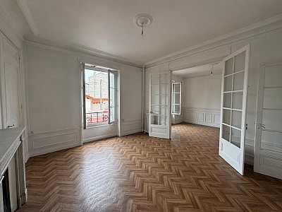 APPARTEMENT T4 A VENDRE - ST ETIENNE Centre Ville - 74.66 m2 - 75 000 €
