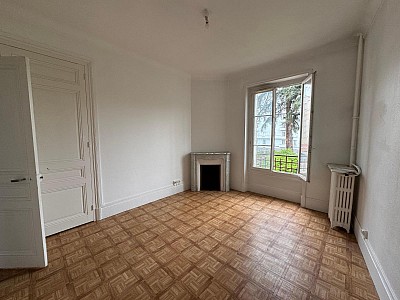APPARTEMENT T4 A VENDRE - ST ETIENNE Centre Ville - 74.66 m2 - 75 000 €