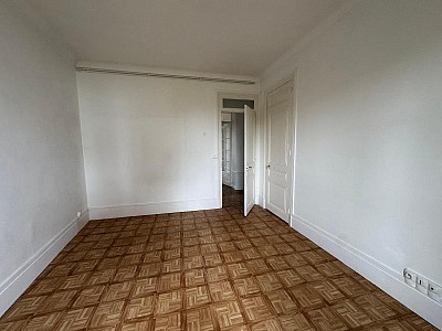 APPARTEMENT T4 A VENDRE - ST ETIENNE Centre Ville - 74.66 m2 - 75 000 €