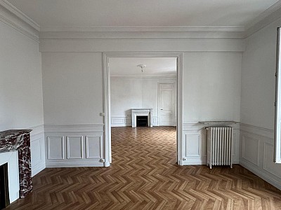APPARTEMENT T4 A VENDRE - ST ETIENNE Centre Ville - 74.66 m2 - 75 000 €
