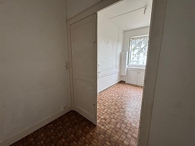APPARTEMENT T4 A VENDRE - ST ETIENNE Centre Ville - 74.66 m2 - 75 000 €