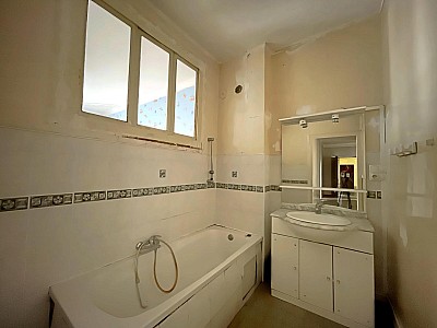 APPARTEMENT T4 A VENDRE - ST ETIENNE Centre Ville - 78.8 m2 - 69 000 €