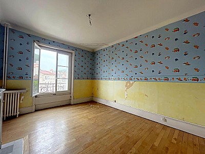 APPARTEMENT T4 A VENDRE - ST ETIENNE Centre Ville - 78.8 m2 - 69 000 €