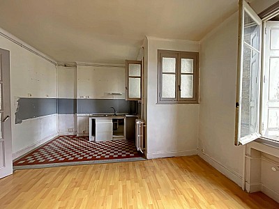 APPARTEMENT T4 A VENDRE - ST ETIENNE Centre Ville - 82.09 m2 - 79 000 €