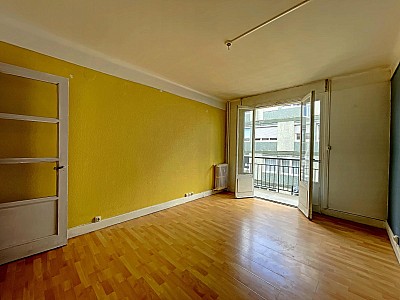 APPARTEMENT T4 A VENDRE - ST ETIENNE Centre Ville - 82.09 m2 - 79 000 €