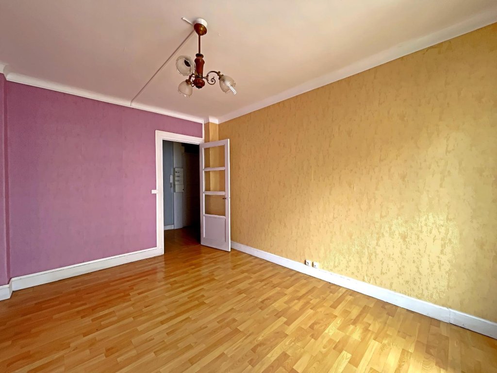 APPARTEMENT T4 A VENDRE - ST ETIENNE Centre Ville - 82.09 m2 - 79 000 &euro;