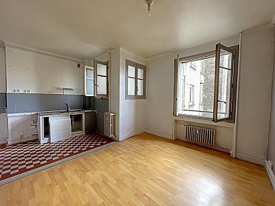 APPARTEMENT T4 A VENDRE - ST ETIENNE Centre Ville - 82.09 m2 - 79 000 €