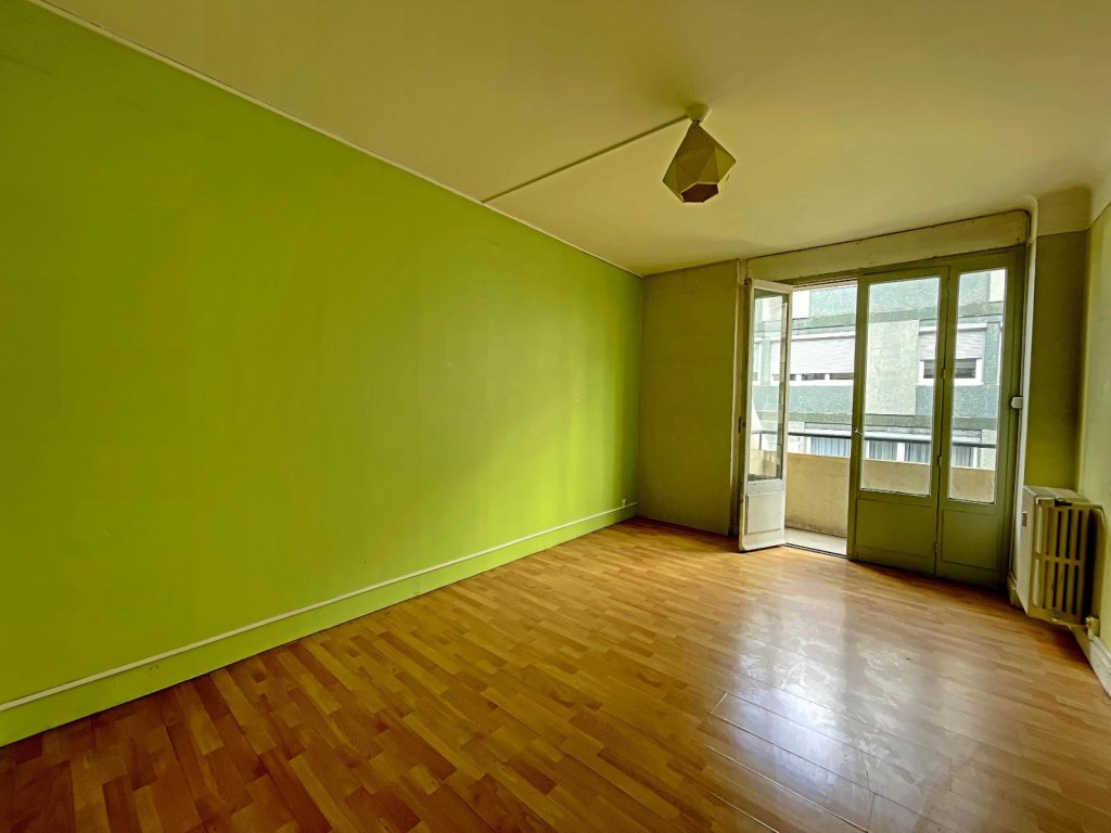 APPARTEMENT T4 A VENDRE - ST ETIENNE Centre Ville - 82.09 m2 - 79 000 &euro;