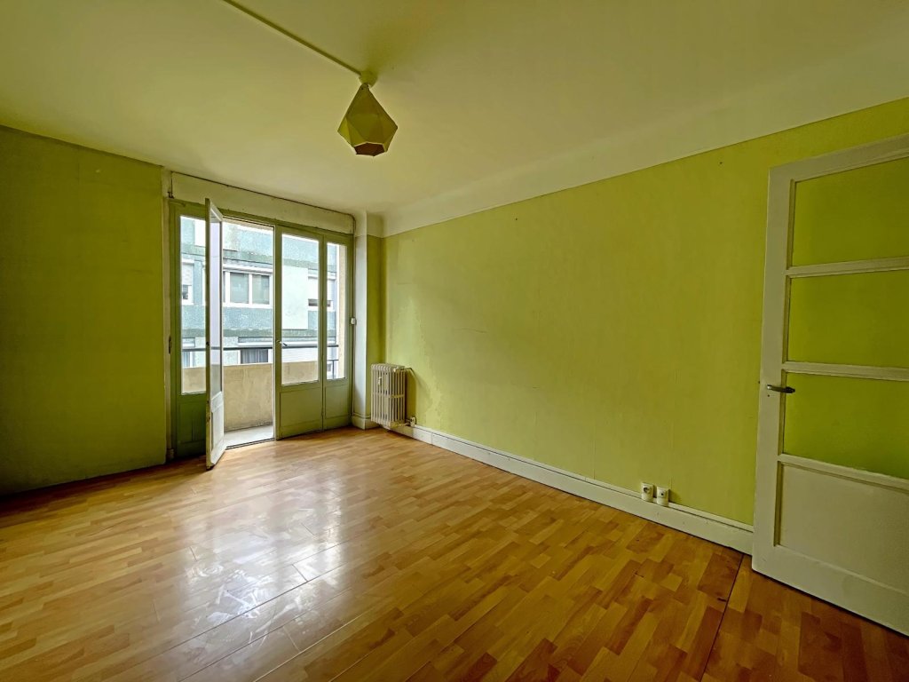 APPARTEMENT T4 A VENDRE - ST ETIENNE Centre Ville - 82.09 m2 - 79 000 &euro;