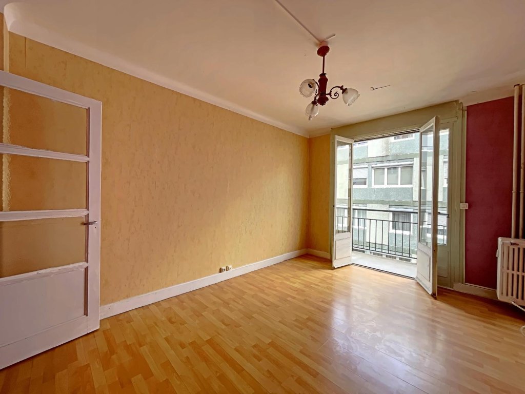 APPARTEMENT T4 A VENDRE - ST ETIENNE Centre Ville - 82.09 m2 - 79 000 &euro;