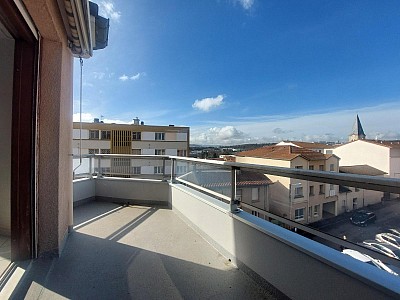 APPARTEMENT T5 A LOUER - LA TALAUDIERE - 96.9 m2 - 945 € charges comprises par mois