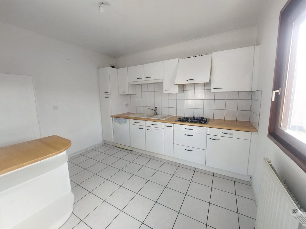 APPARTEMENT T5 A LOUER - LA TALAUDIERE - 96.9 m2 - 945 &euro; charges comprises par mois
