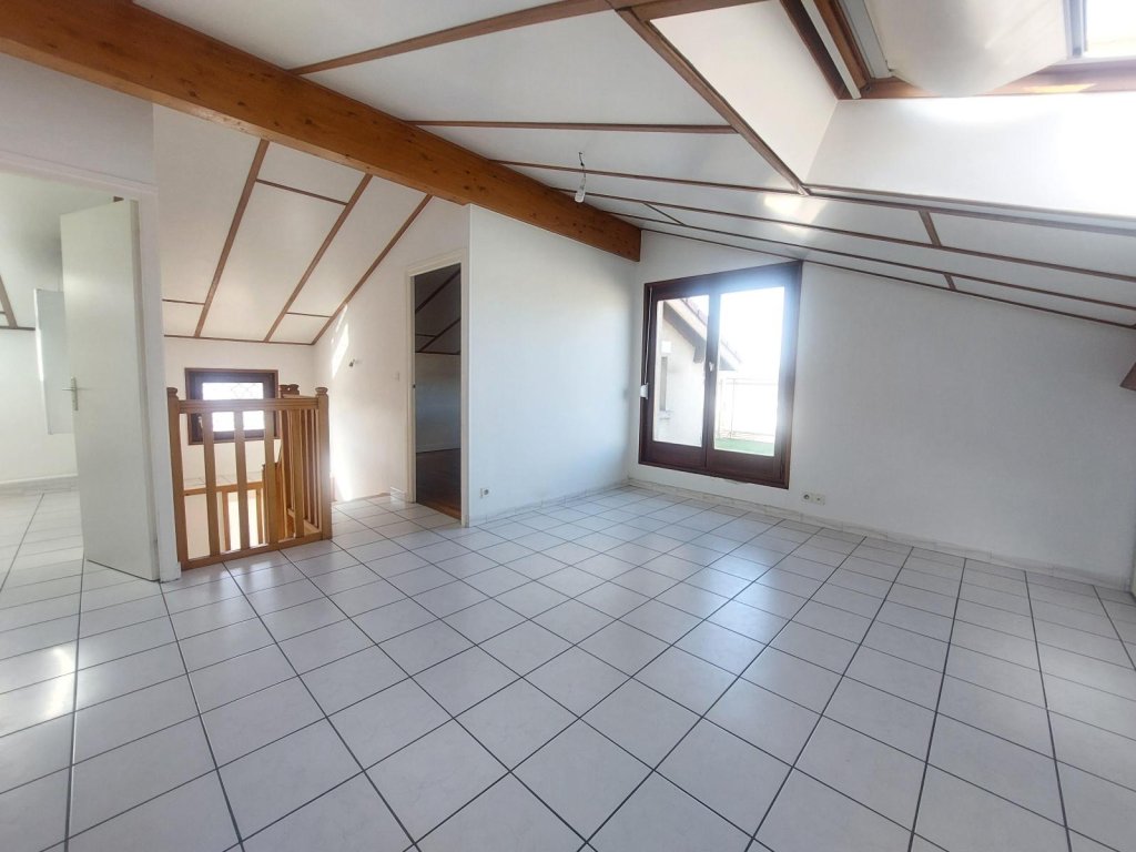 APPARTEMENT T5 A LOUER - LA TALAUDIERE - 96.9 m2 - 945 &euro; charges comprises par mois