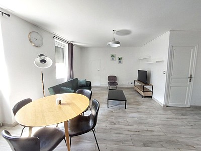 APPARTEMENT T5 A LOUER - ST ETIENNE - 84.81 m2 - 800 € charges comprises par mois