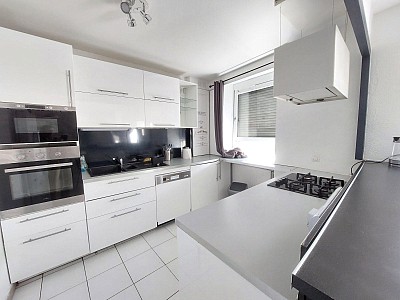 APPARTEMENT T5 A LOUER - ST ETIENNE - 84.81 m2 - 800 € charges comprises par mois