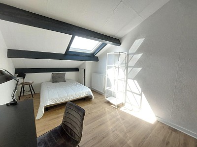 APPARTEMENT T5 A LOUER - ST ETIENNE - 84.81 m2 - 800 € charges comprises par mois