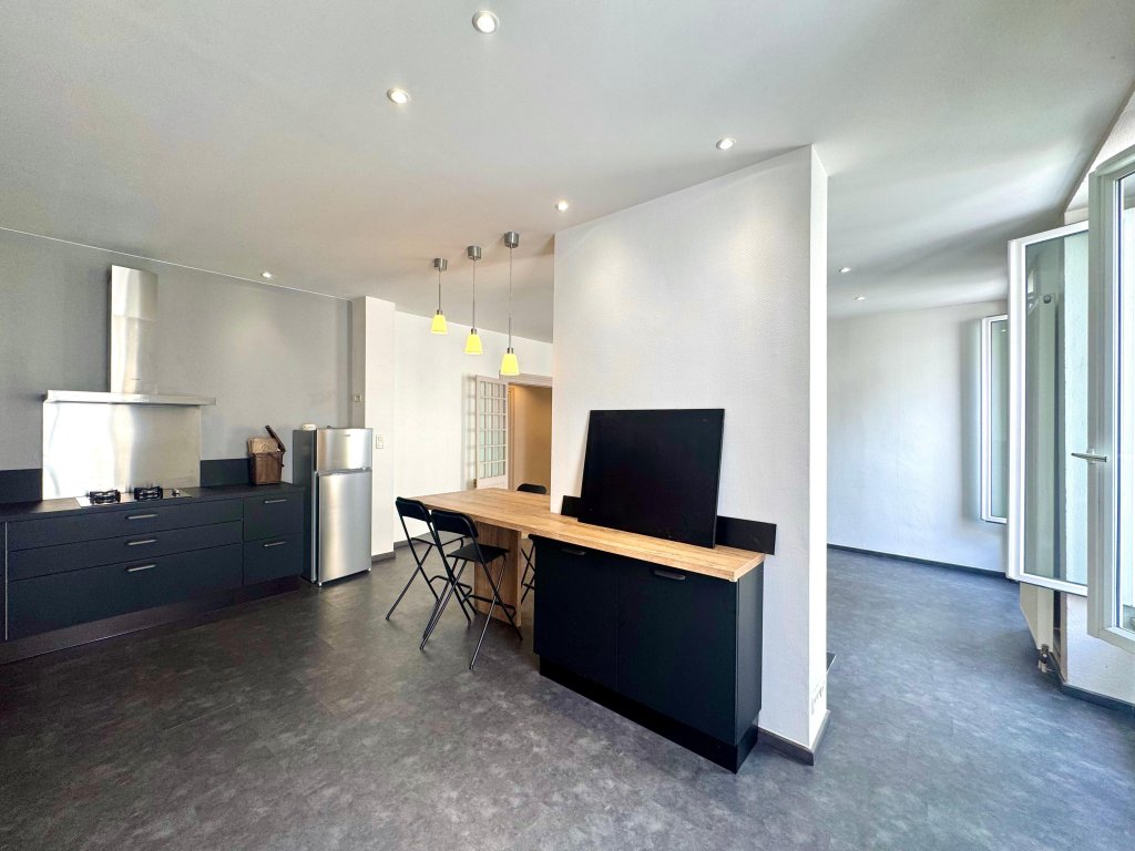 APPARTEMENT T5 A LOUER - ST ETIENNE - 125 m2 - 1 090 &euro; charges comprises par mois