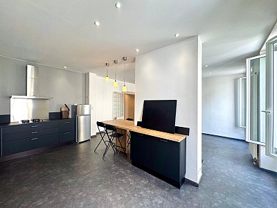 APPARTEMENT T5 A LOUER - ST ETIENNE - 125 m2 - 1 090 € charges comprises par mois
