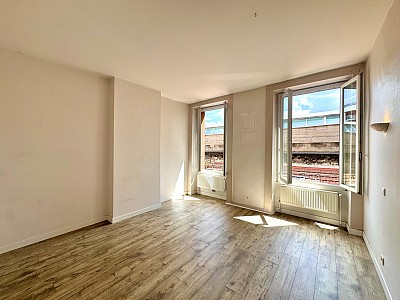 APPARTEMENT T5 A LOUER - ST ETIENNE - 125 m2 - 1 090 € charges comprises par mois