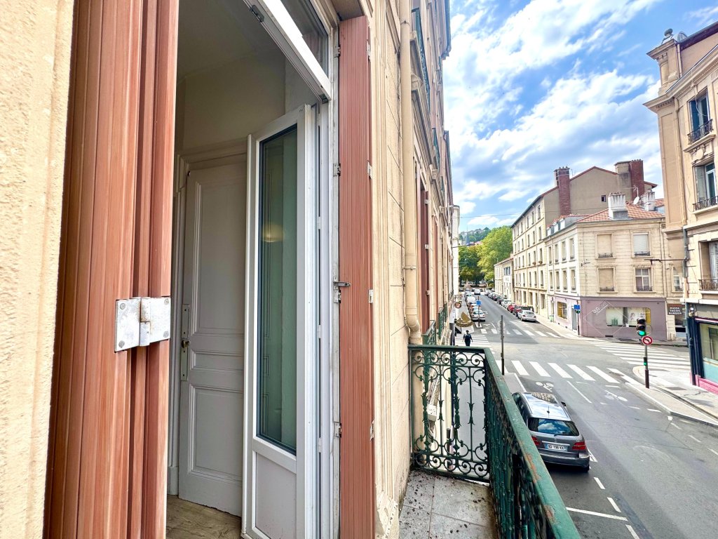 APPARTEMENT T5 A LOUER - ST ETIENNE - 125 m2 - 1 090 &euro; charges comprises par mois