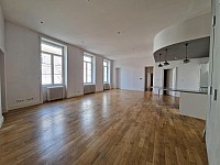 APPARTEMENT T5 A LOUER - ST ETIENNE - 157.58 m2 - 1 075 € charges comprises par mois