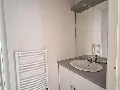 APPARTEMENT T5 A LOUER - ST ETIENNE - 157.58 m2 - 1 075 € charges comprises par mois