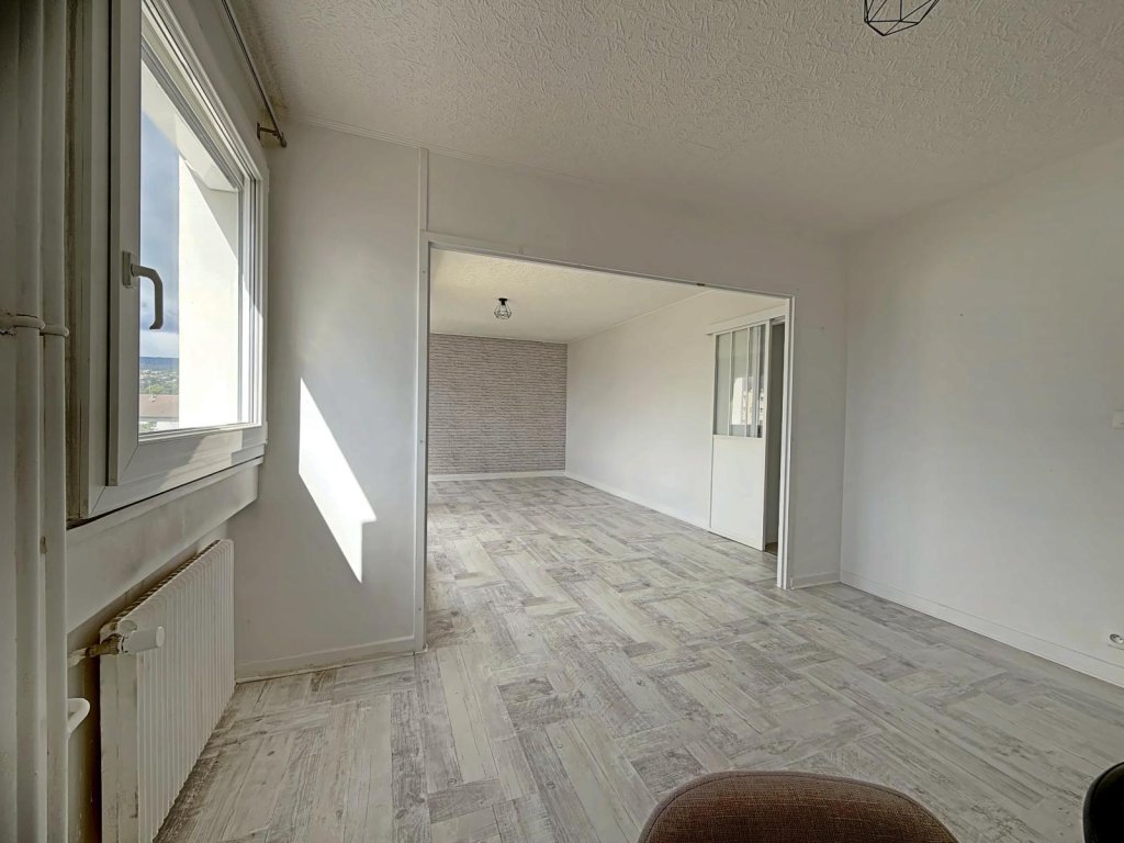 APPARTEMENT T5 A VENDRE - MONTBRISON Centre Ville - 96.46 m2 - 158 500 &euro;