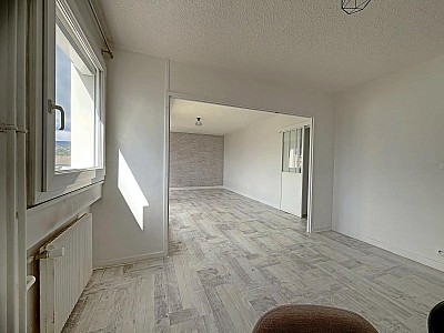 APPARTEMENT T5 A VENDRE - MONTBRISON Centre Ville - 96.46 m2 - 158 500 €
