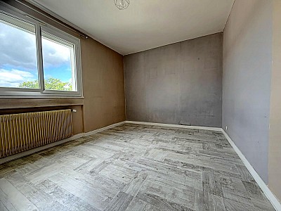 APPARTEMENT T5 A VENDRE - MONTBRISON Centre Ville - 96.46 m2 - 158 500 €
