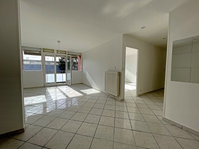 Appartement F4 avec 3 chambres et un bureau, 4 balcons,