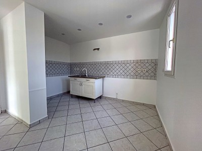 Appartement F4 avec 3 chambres et un bureau, 4 balcons,