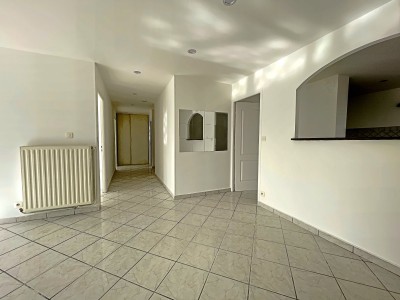 Appartement F4 avec 3 chambres et un bureau, 4 balcons,