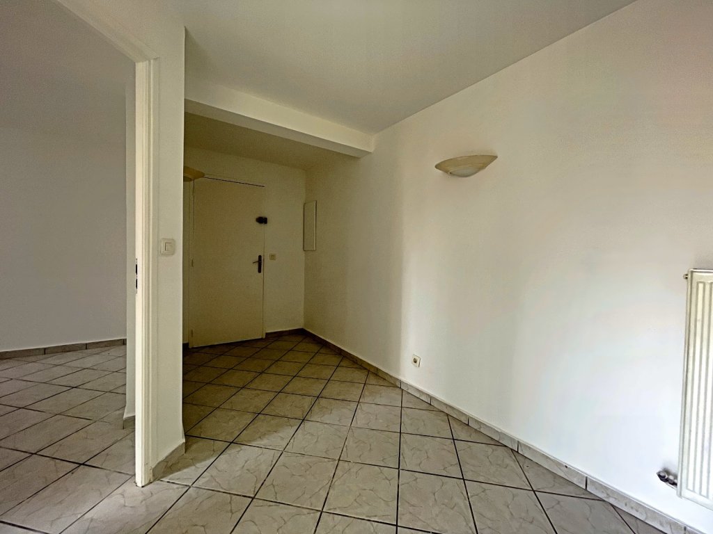 Appartement F4 avec 3 chambres et un bureau, 4 balcons,