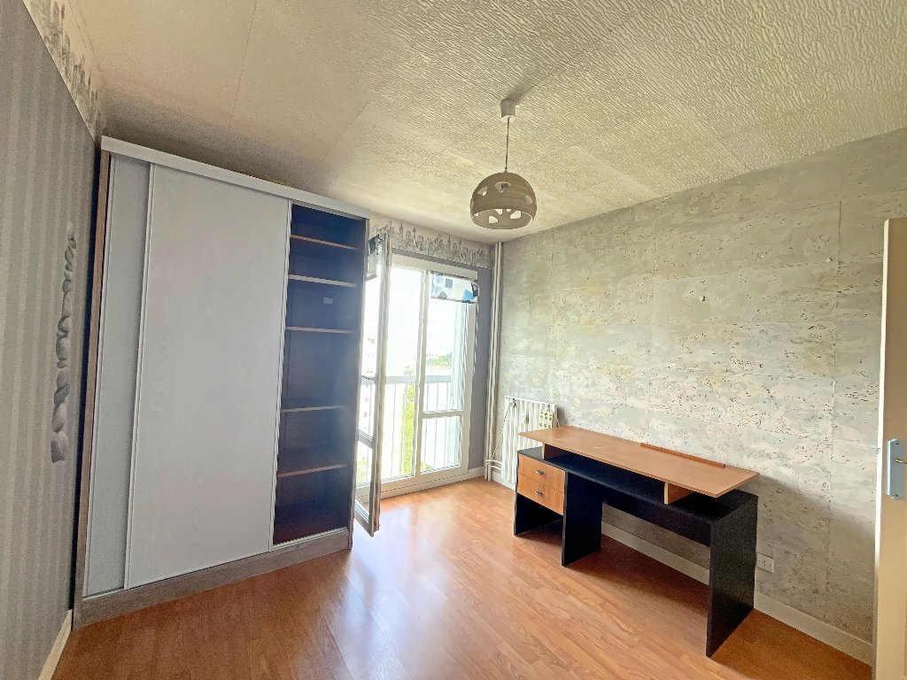 APPARTEMENT T5 A VENDRE - ST ETIENNE PORTAIL ROUGE - 98.27 m2 - 95 000 &euro;