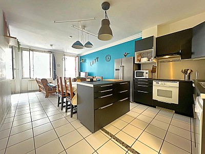 APPARTEMENT T5 A VENDRE - ST ETIENNE - 117 m2 - 129 000 €