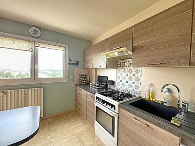 APPARTEMENT T5 A VENDRE - ST ETIENNE - 100 m2 - 95 000 €