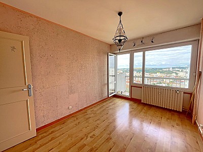APPARTEMENT T5 A VENDRE - ST ETIENNE - 100 m2 - 95 000 €