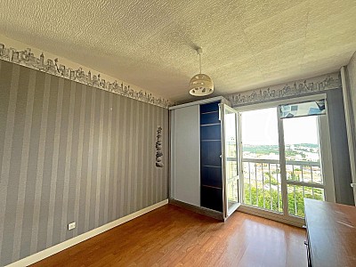 APPARTEMENT T5 A VENDRE - ST ETIENNE - 100 m2 - 95 000 €