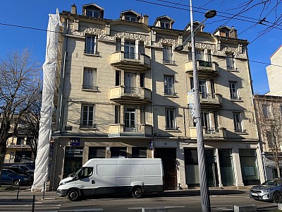 APPARTEMENT T5 A VENDRE - ST ETIENNE - 108 m2 - 95 000 €