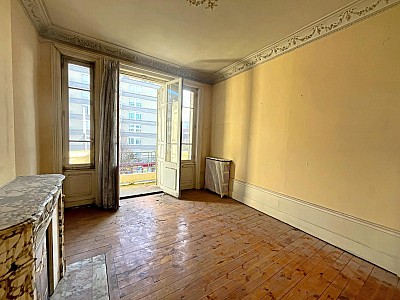 APPARTEMENT T5 A VENDRE - ST ETIENNE - 108 m2 - 95 000 €
