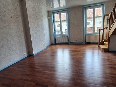 APPARTEMENT T5 A VENDRE - ST ETIENNE - 100 m2 - 79 000 €