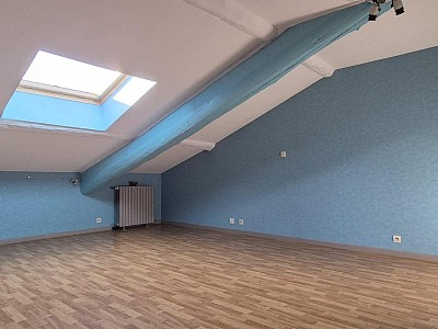 APPARTEMENT T5 A VENDRE - ST ETIENNE - 100 m2 - 79 000 €