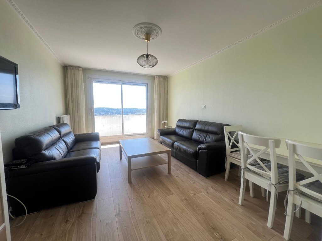 APPARTEMENT T5 A VENDRE - ST ETIENNE - 98 m2 - 82 000 &euro;