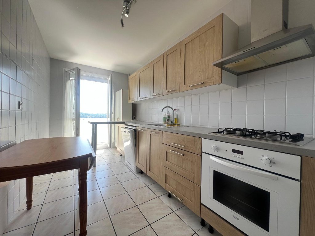 APPARTEMENT T5 A VENDRE - ST ETIENNE - 98 m2 - 82 000 &euro;