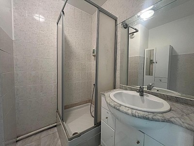 APPARTEMENT T5 A VENDRE - ST ETIENNE - 98 m2 - 82 000 €