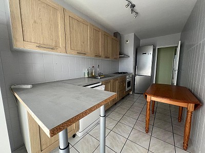 APPARTEMENT T5 A VENDRE - ST ETIENNE - 98 m2 - 82 000 €