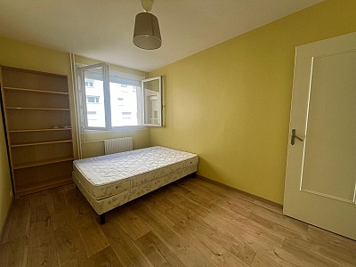 APPARTEMENT T5 A VENDRE - ST ETIENNE - 98 m2 - 82 000 €